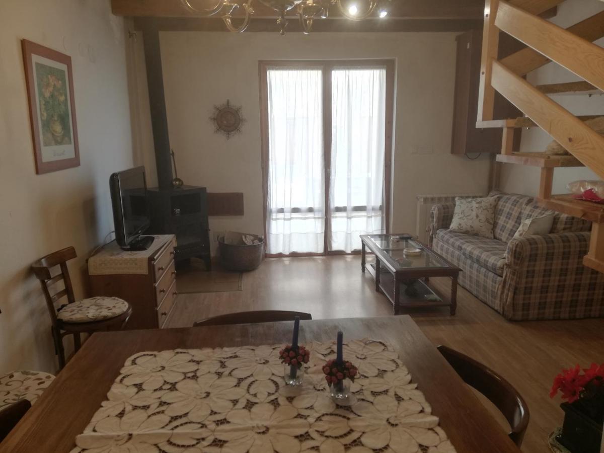 维拉诺瓦Pequeno Adosado De Montana Con Terraza别墅 外观 照片